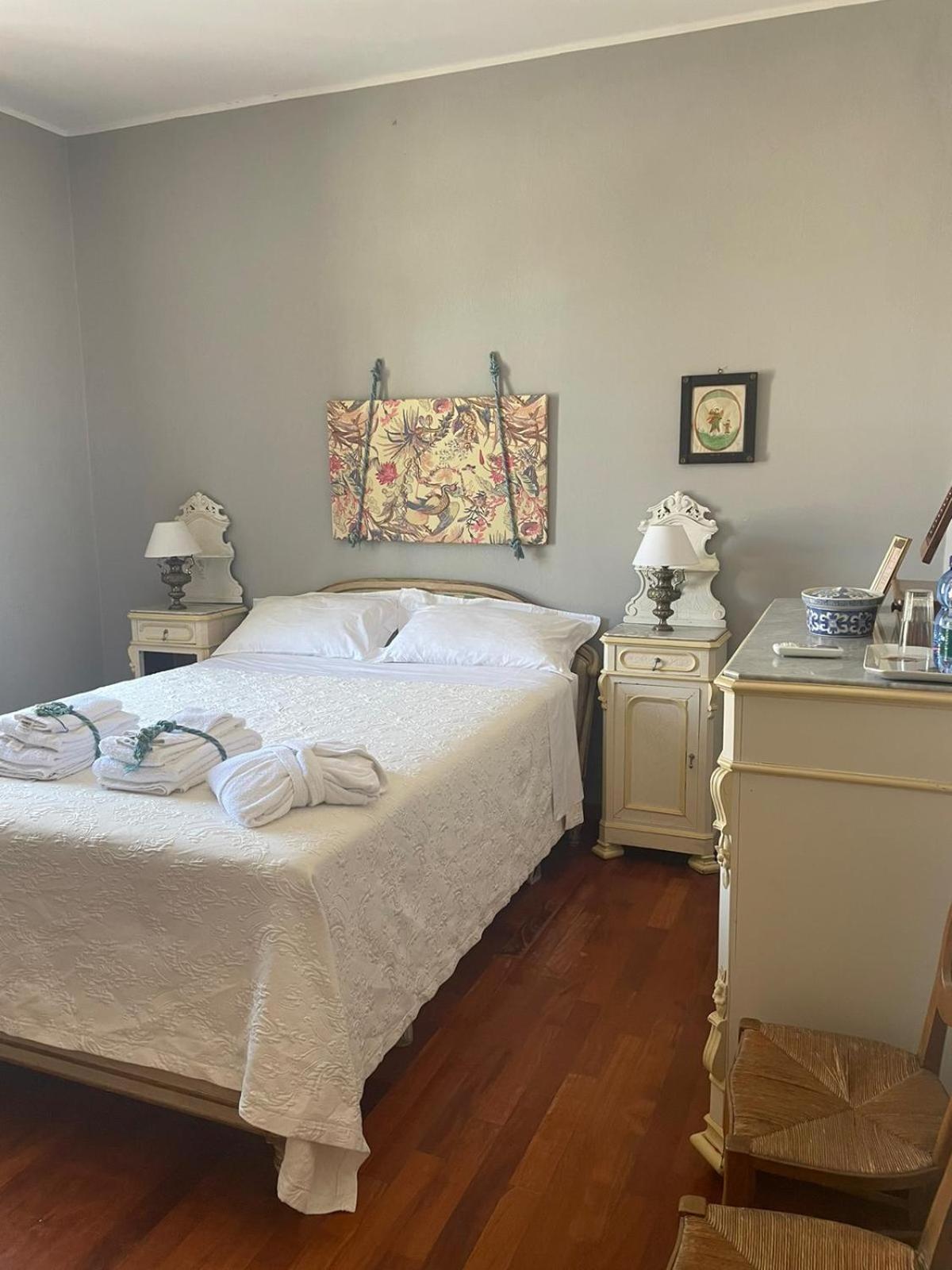 Bed and Breakfast Palazzo Sismonda Corneliano d'Alba Zimmer foto