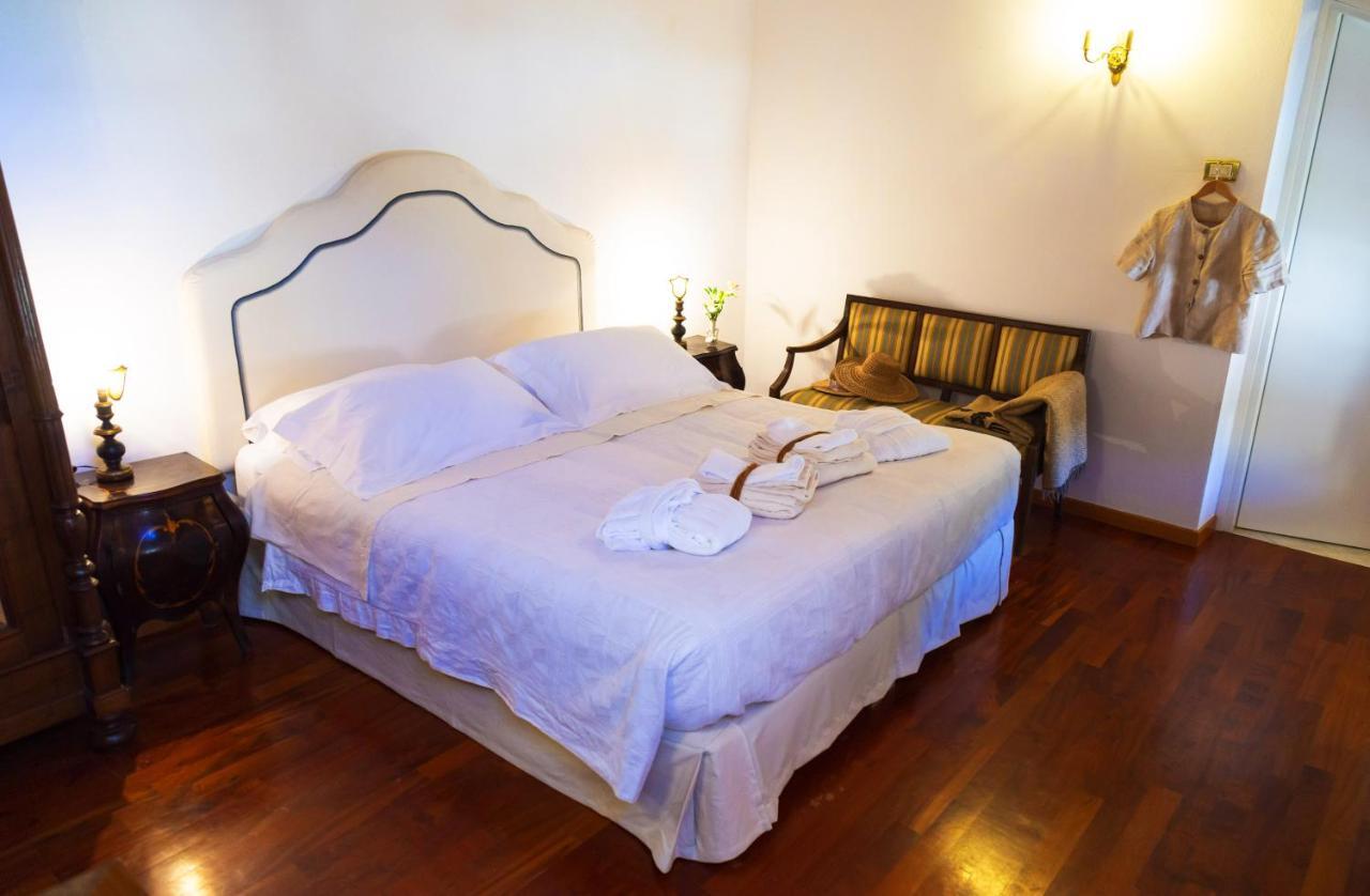 Bed and Breakfast Palazzo Sismonda Corneliano d'Alba Exterior foto